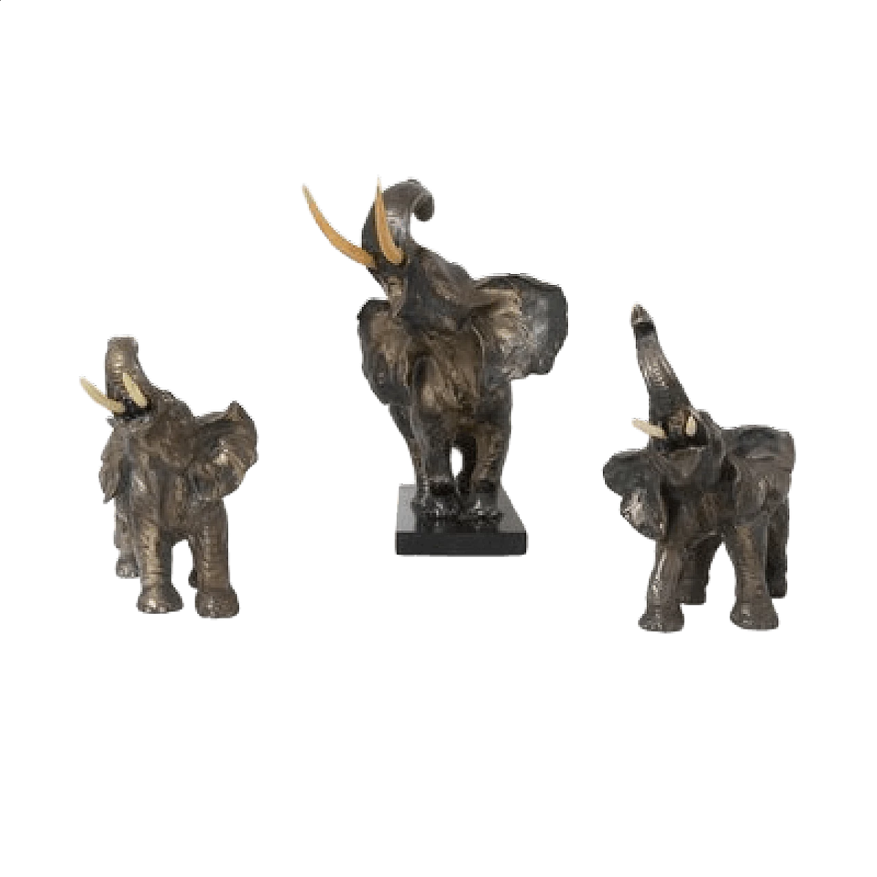 3 Statue di elefanti in terracotta e rame argentato, anni '50 40