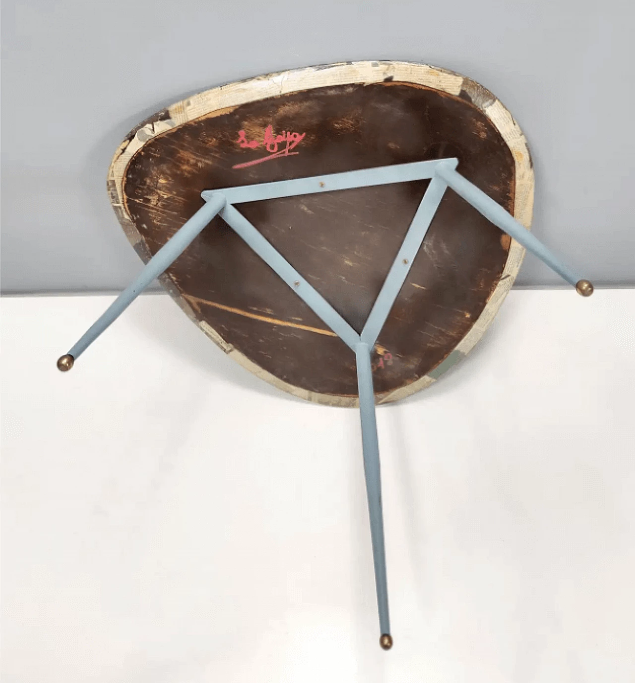 Tavolino triangolare in legno di Carmelo La Gaipa, anni 2000 8