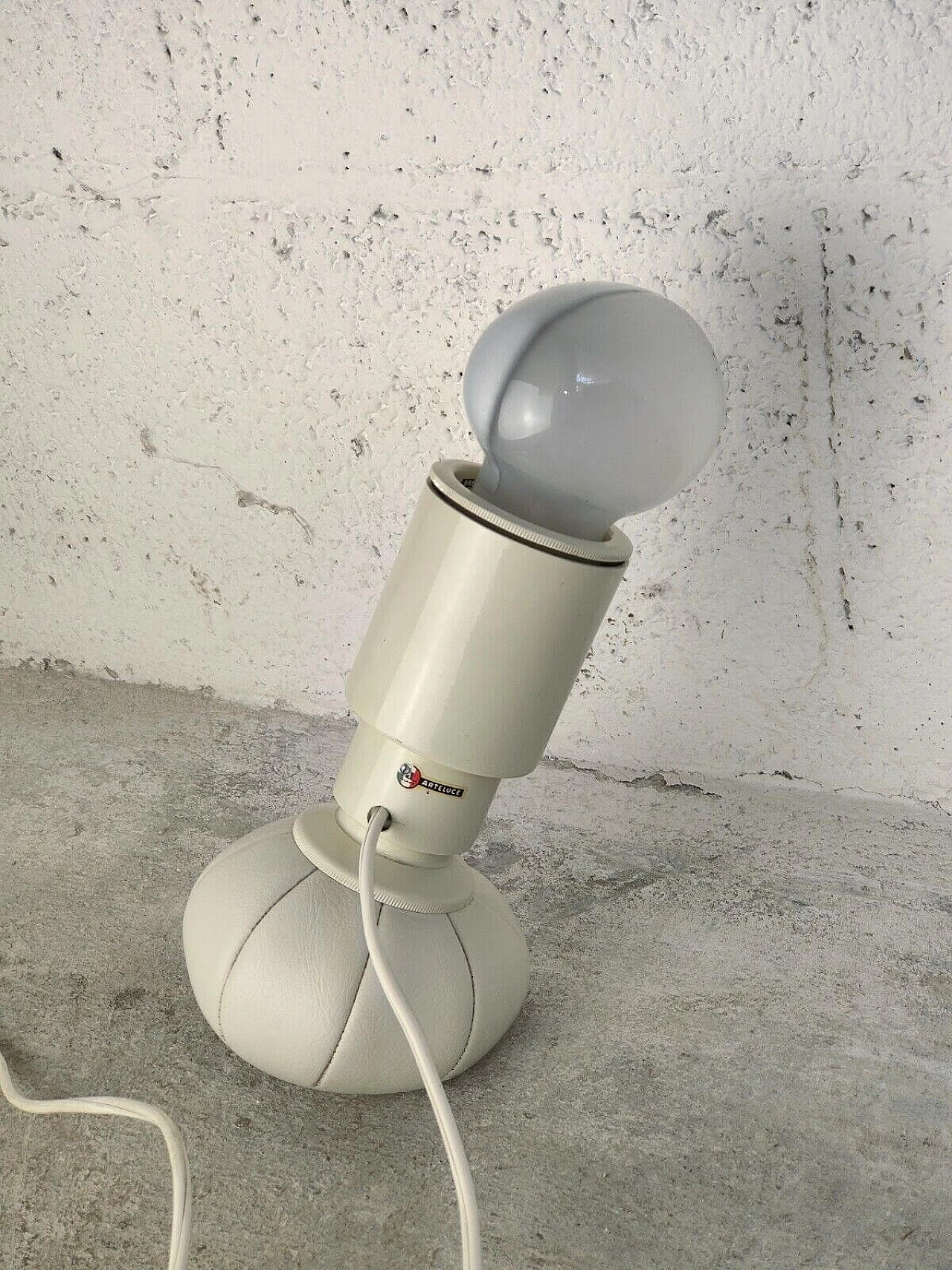 Lampada da tavolo di Gino Sarfatti per Arteluce, anni '60 2