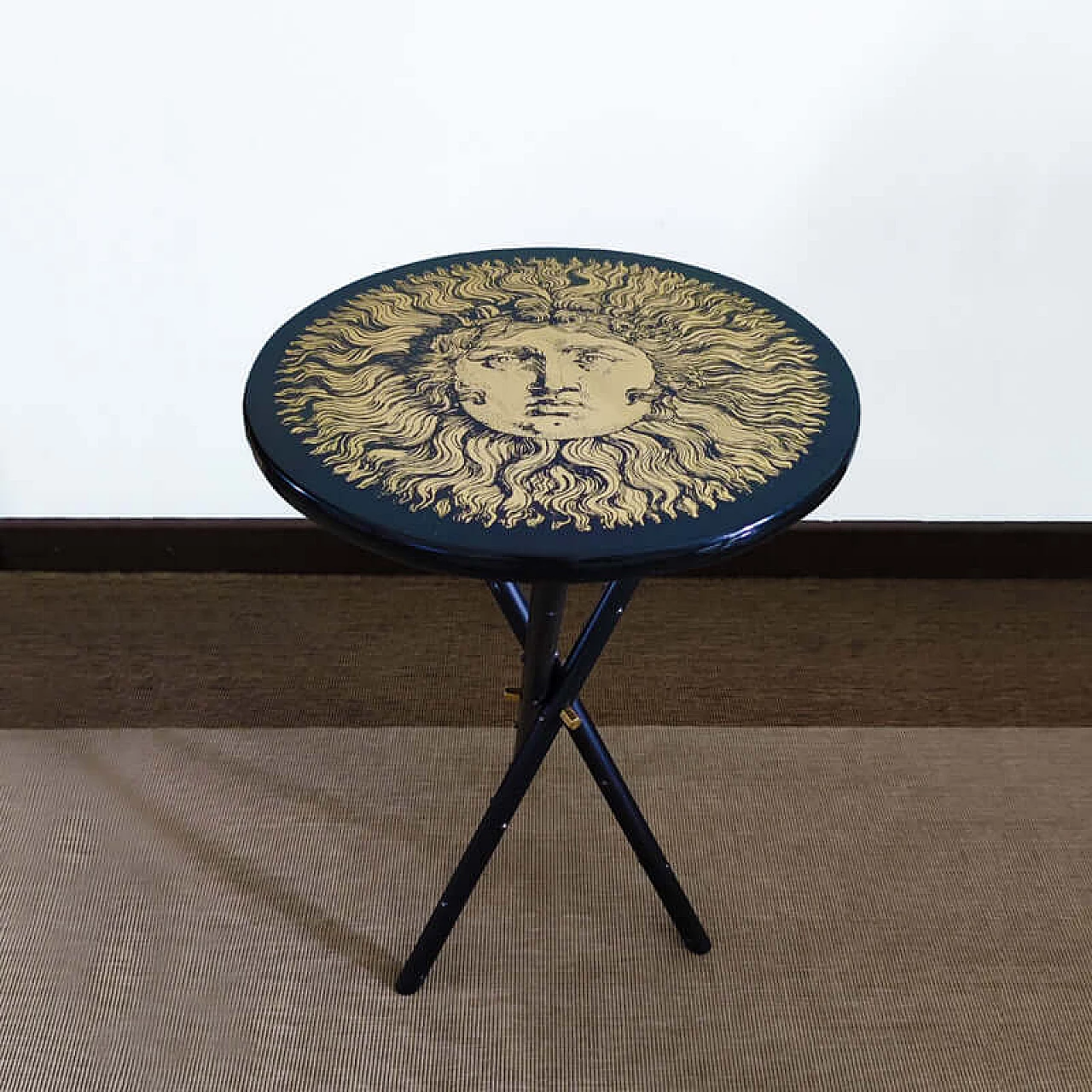 Table by Piero Fornasetti depicting the Sun King Louis XIV, 1970s 2