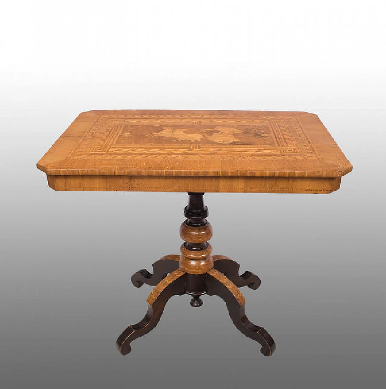 Tavolino in legni policromi con piano intarsiato, '800 1