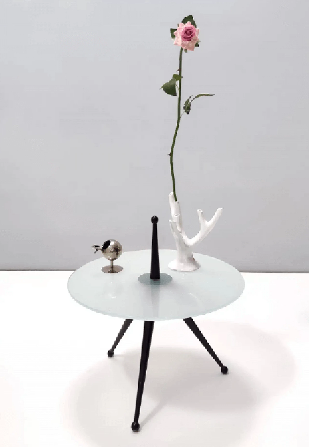 Tavolino tripode in faggio e vetro nello stile di Cesare Lacca, anni '80 4