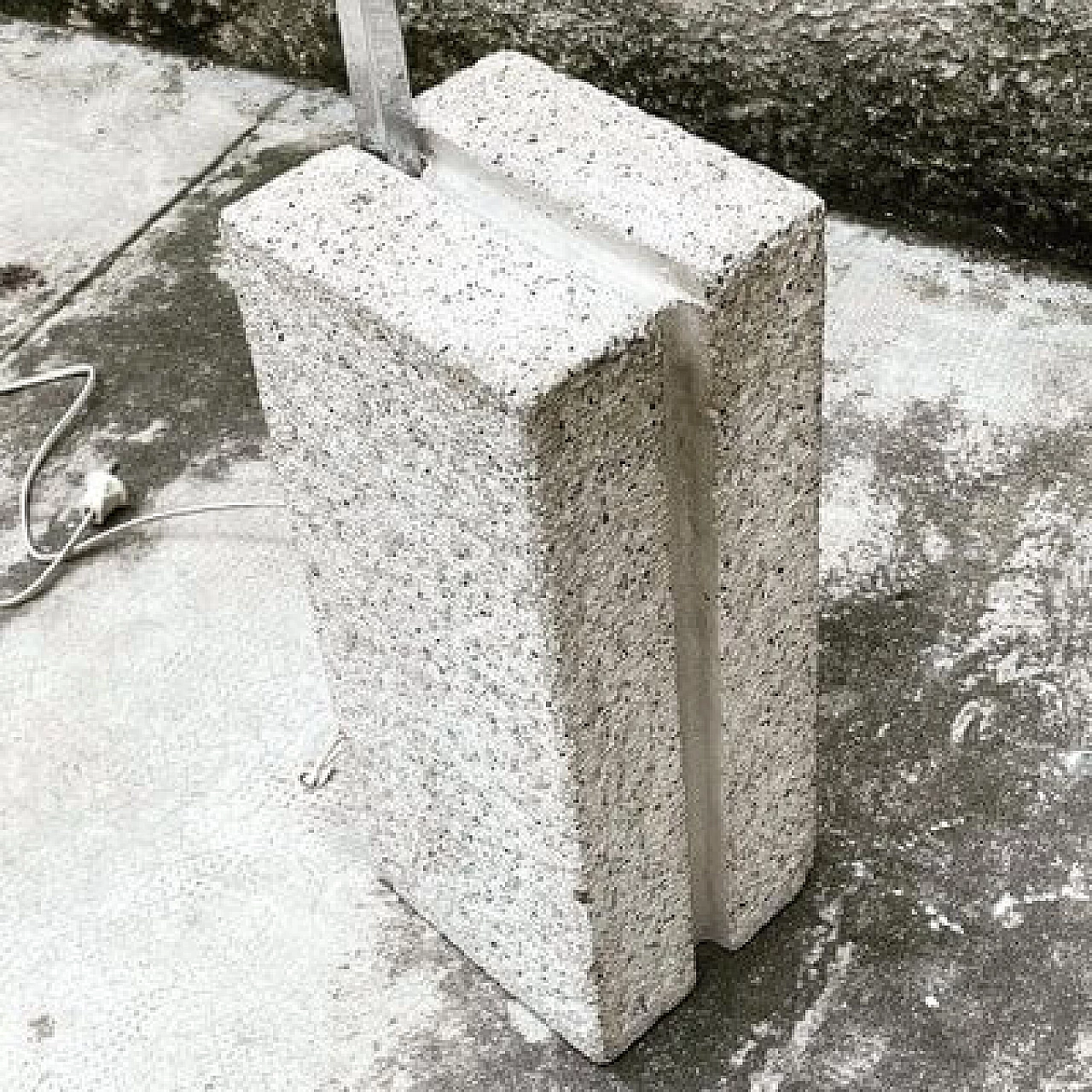 Lampada regolabile in metallo con base in cemento, anni '70 5