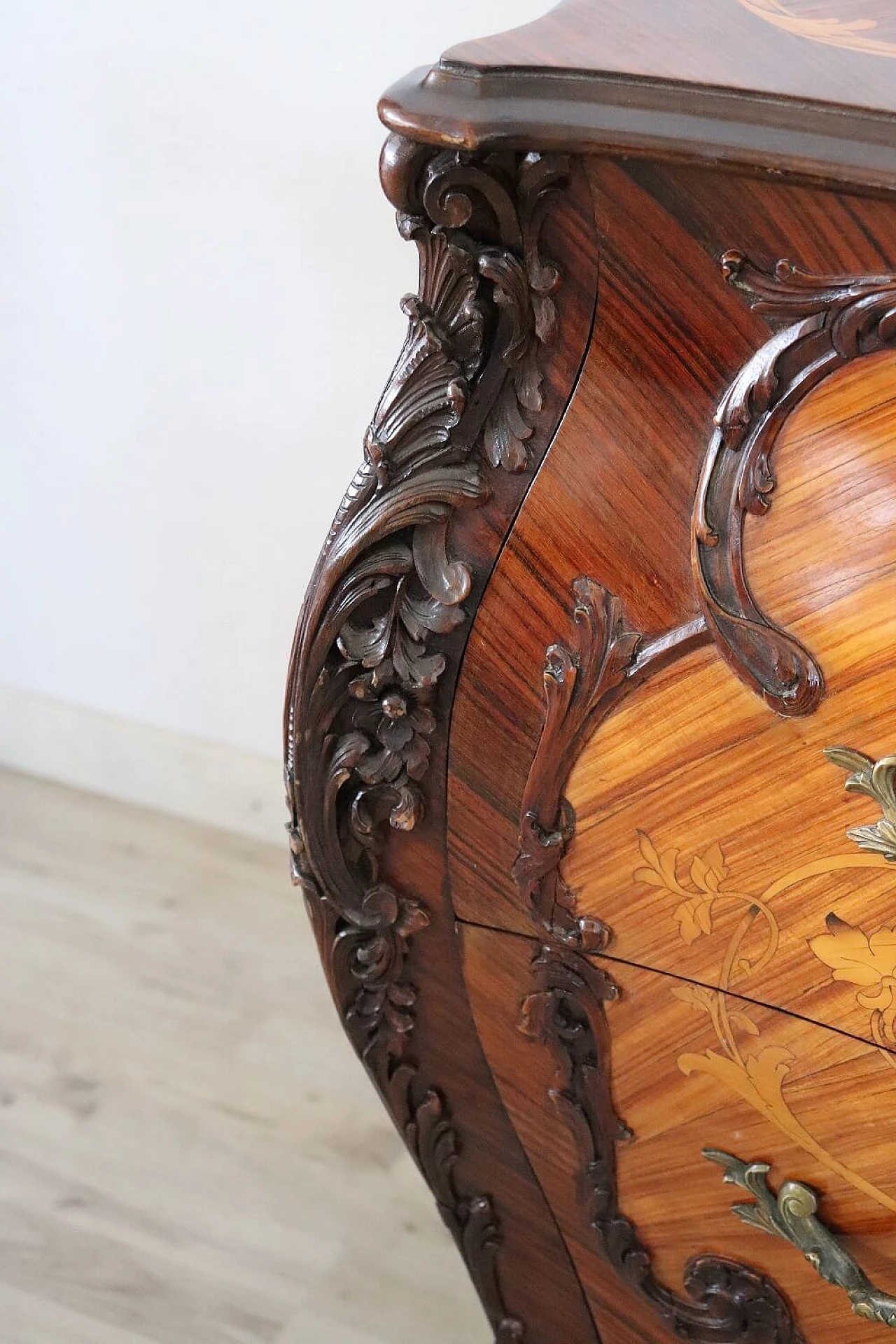 Louis XV style rounded chest of drawers in rosewood, 20th century 4