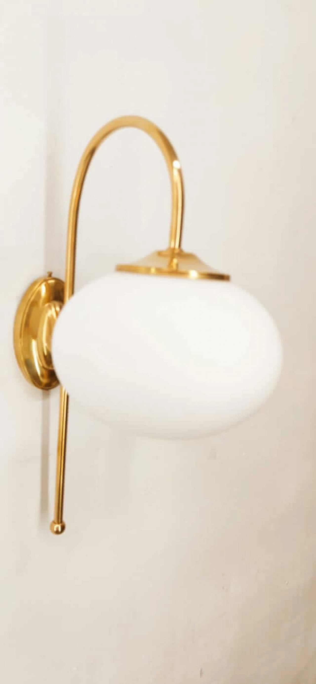 Brass wall light with oval glass, 1960s 3