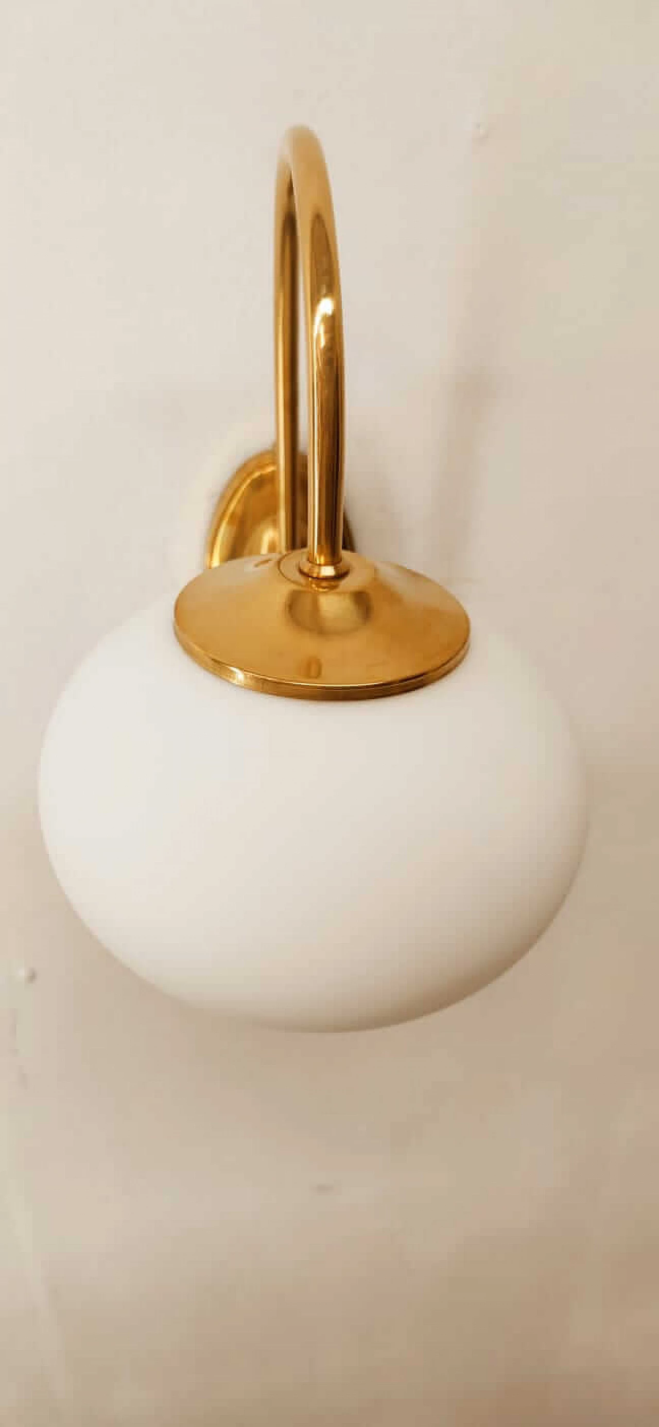 Brass wall light with oval glass, 1960s 5