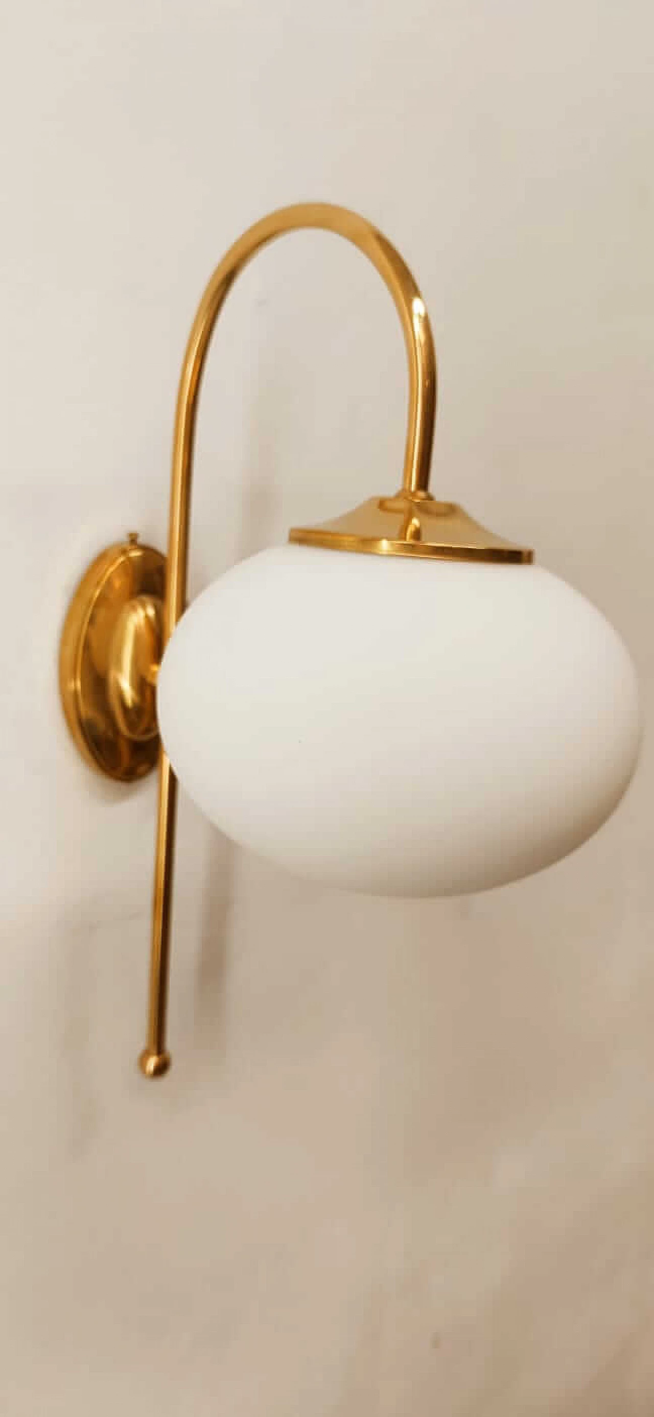 Brass wall light with oval glass, 1960s 7