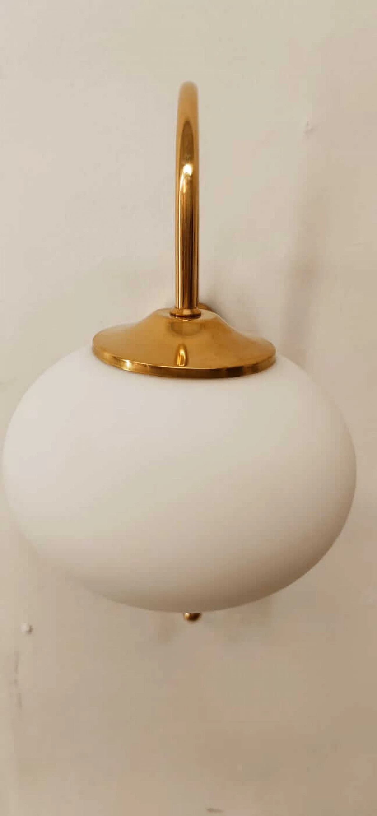 Brass wall light with oval glass, 1960s 9