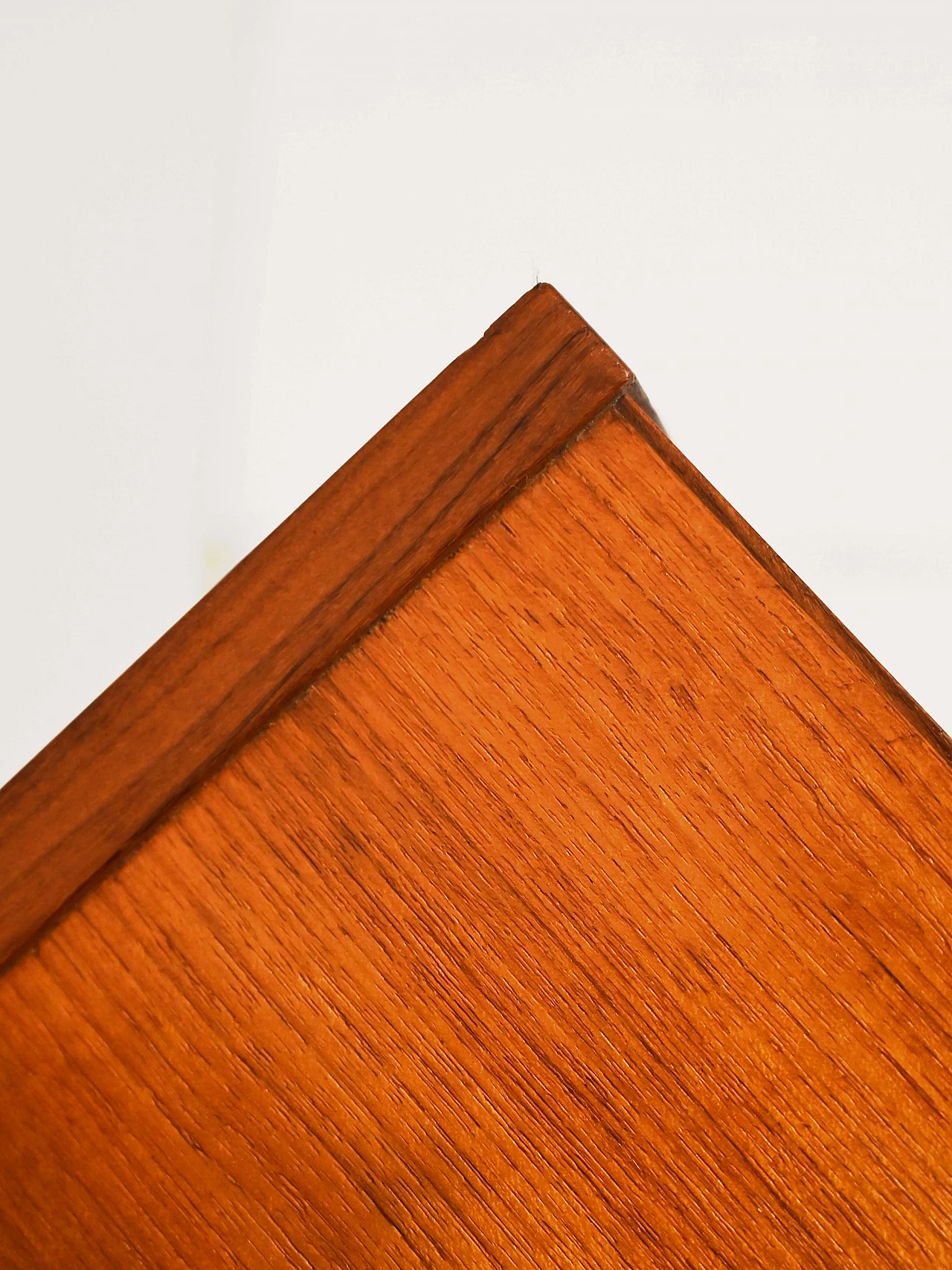 Libreria in teak con ripiani ed anta scorrevole, anni '60 4