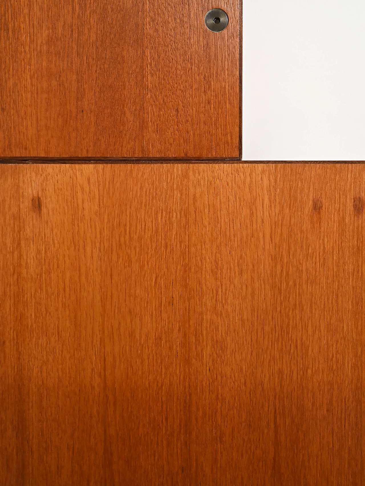 Libreria in teak con ripiani ed anta scorrevole, anni '60 9