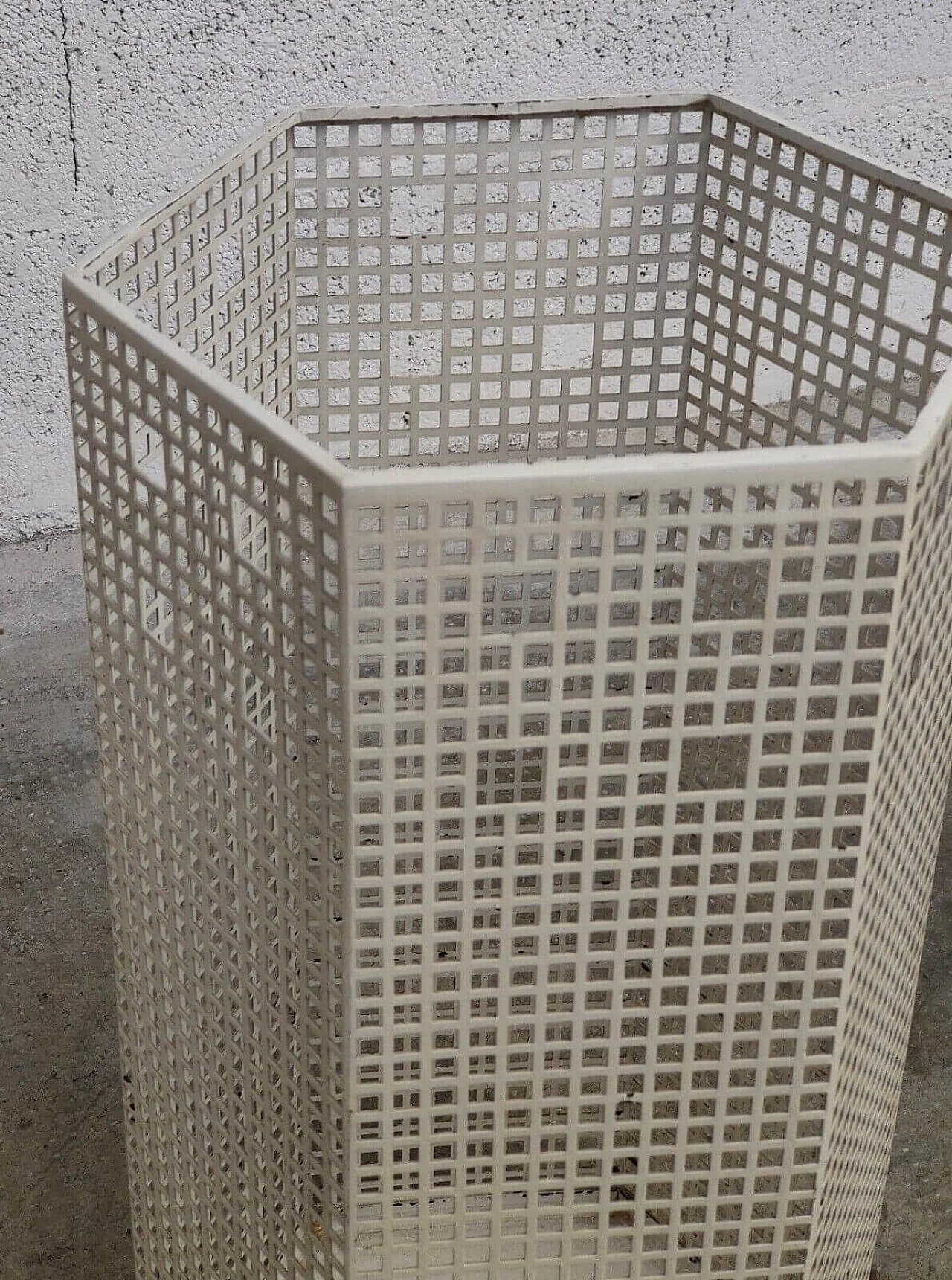 Metal umbrella stand by Josef Hoffmann for Bieffeplast, 1980s 4