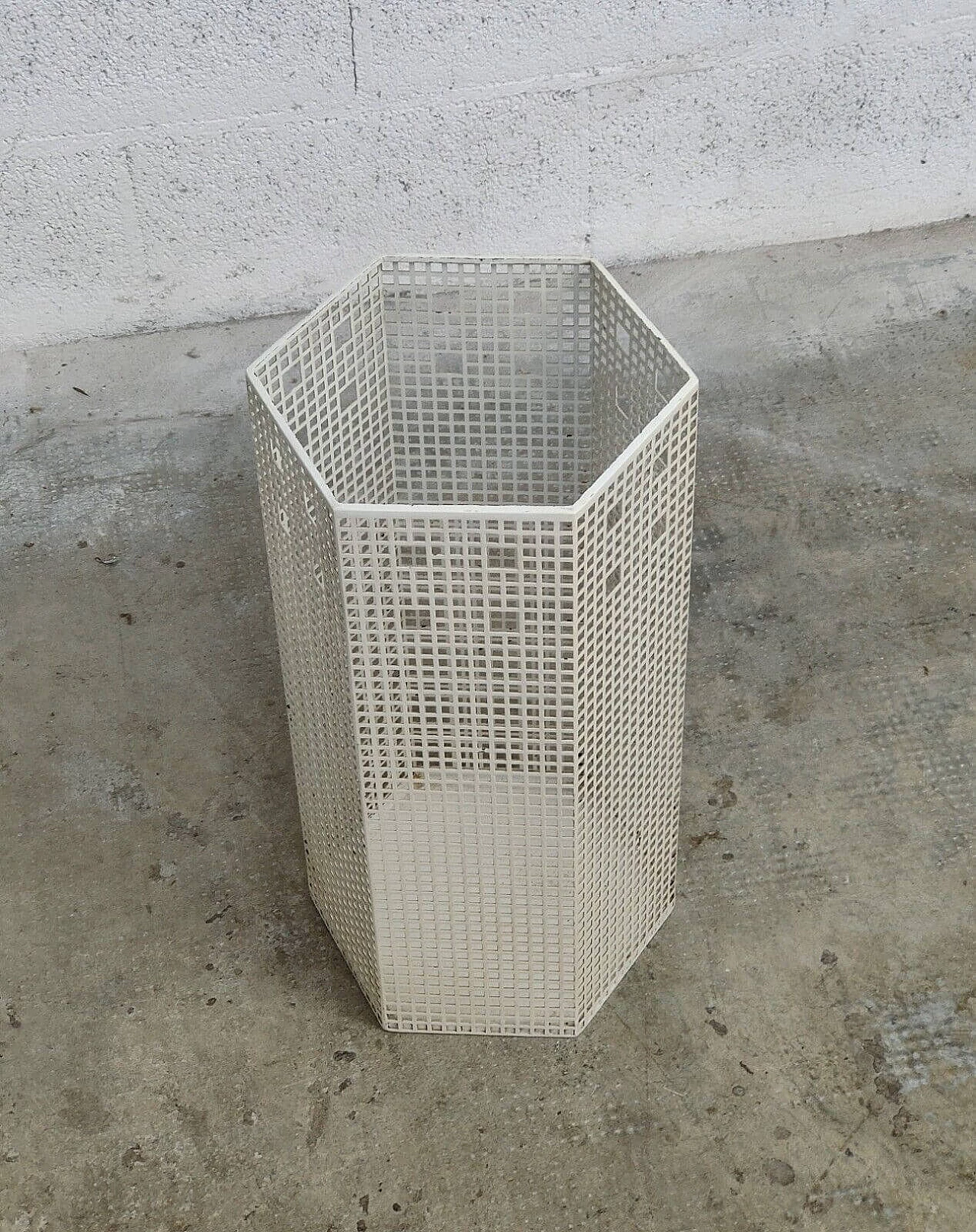 Metal umbrella stand by Josef Hoffmann for Bieffeplast, 1980s 5