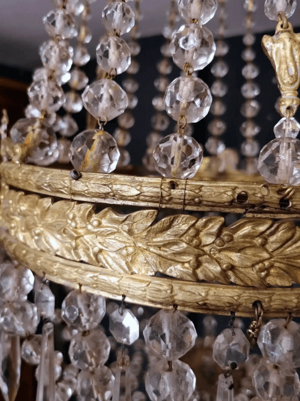 Lampadario a mongolfiera in stile Luigi XVI in cristallo al piombo e ottone dorato, '800 10