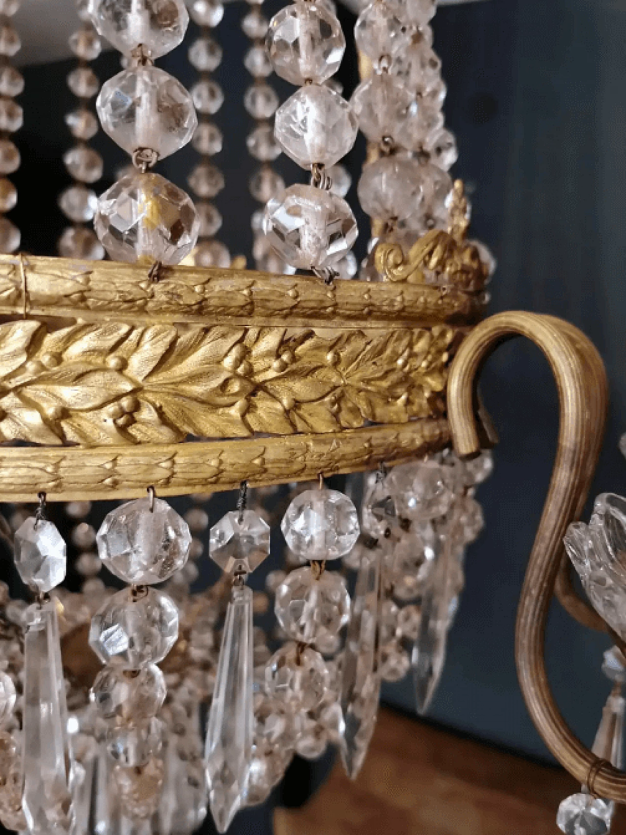 Lampadario a mongolfiera in stile Luigi XVI in cristallo al piombo e ottone dorato, '800 11