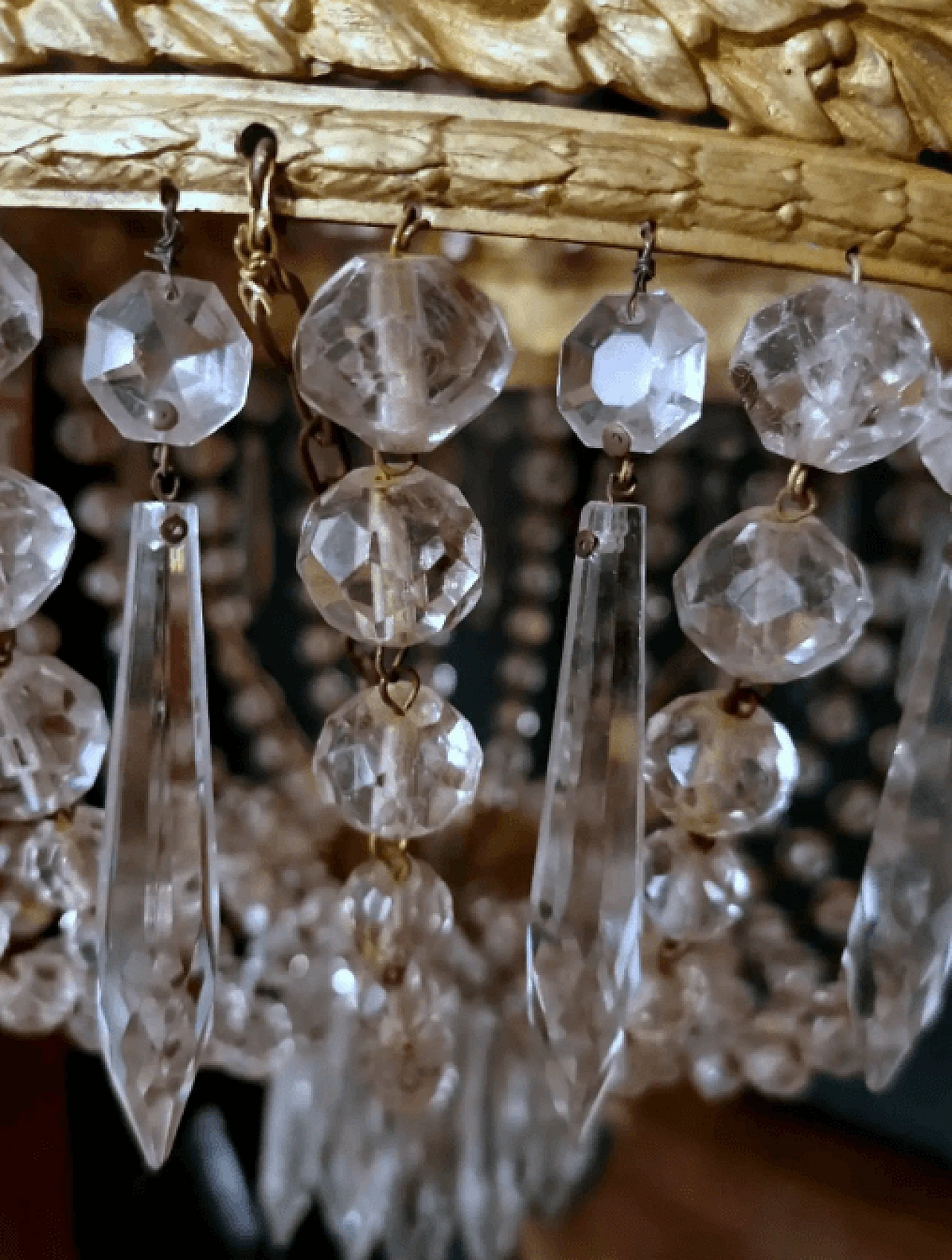 Louis XVI-style hot air balloon chandelier made of lead crystal and gilded brass, 17th century 12