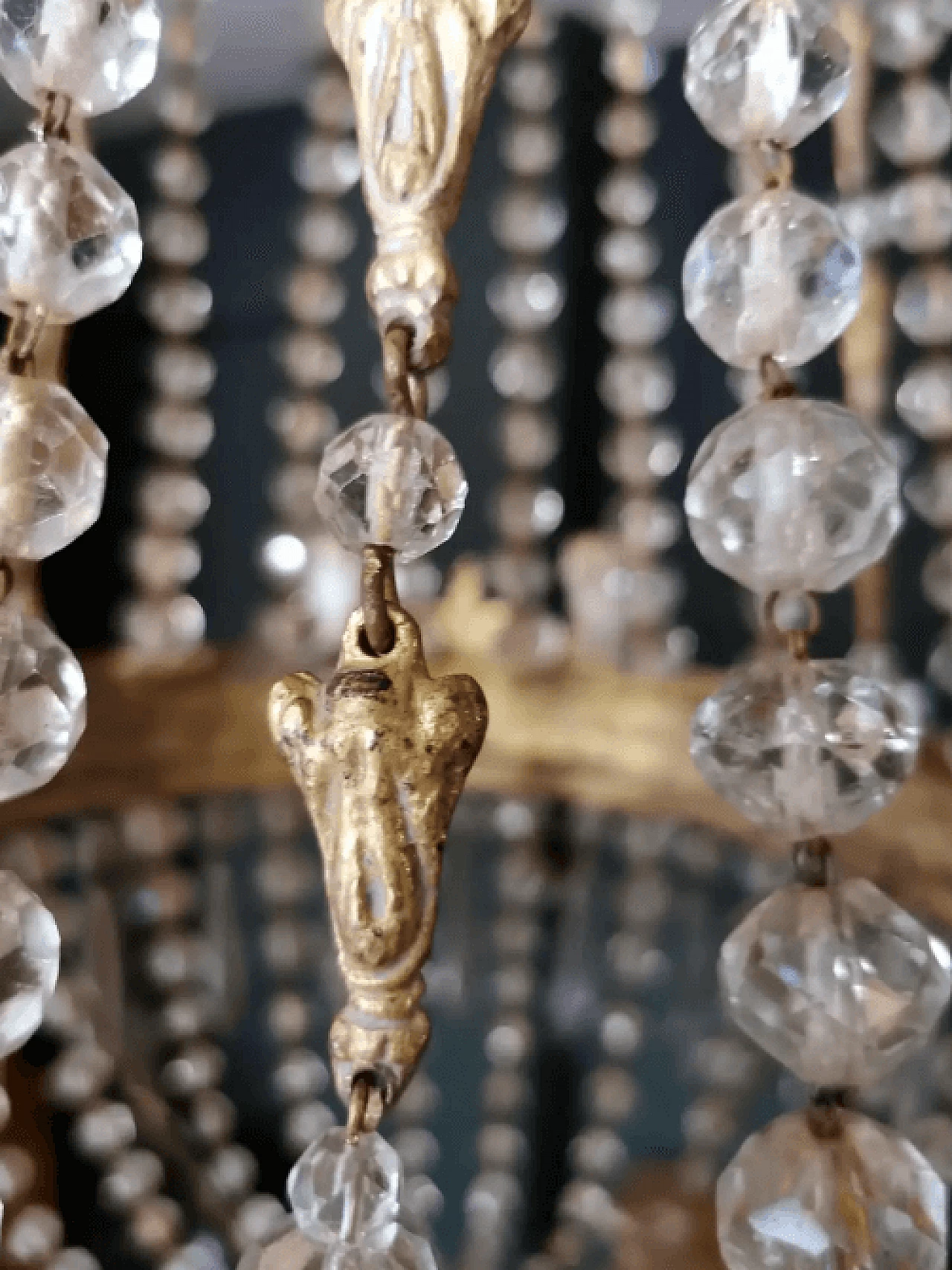 Louis XVI-style hot air balloon chandelier made of lead crystal and gilded brass, 17th century 15