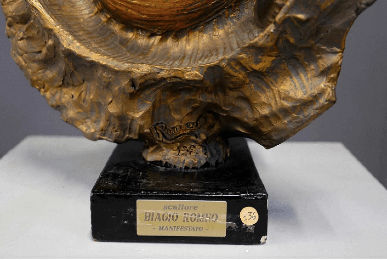 Biagio Romeo, metamorfosi di un pesce, scultura in bronzo dorato, 1987 3