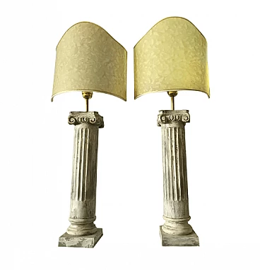 Coppia di lampade in legno laccato, anni '70