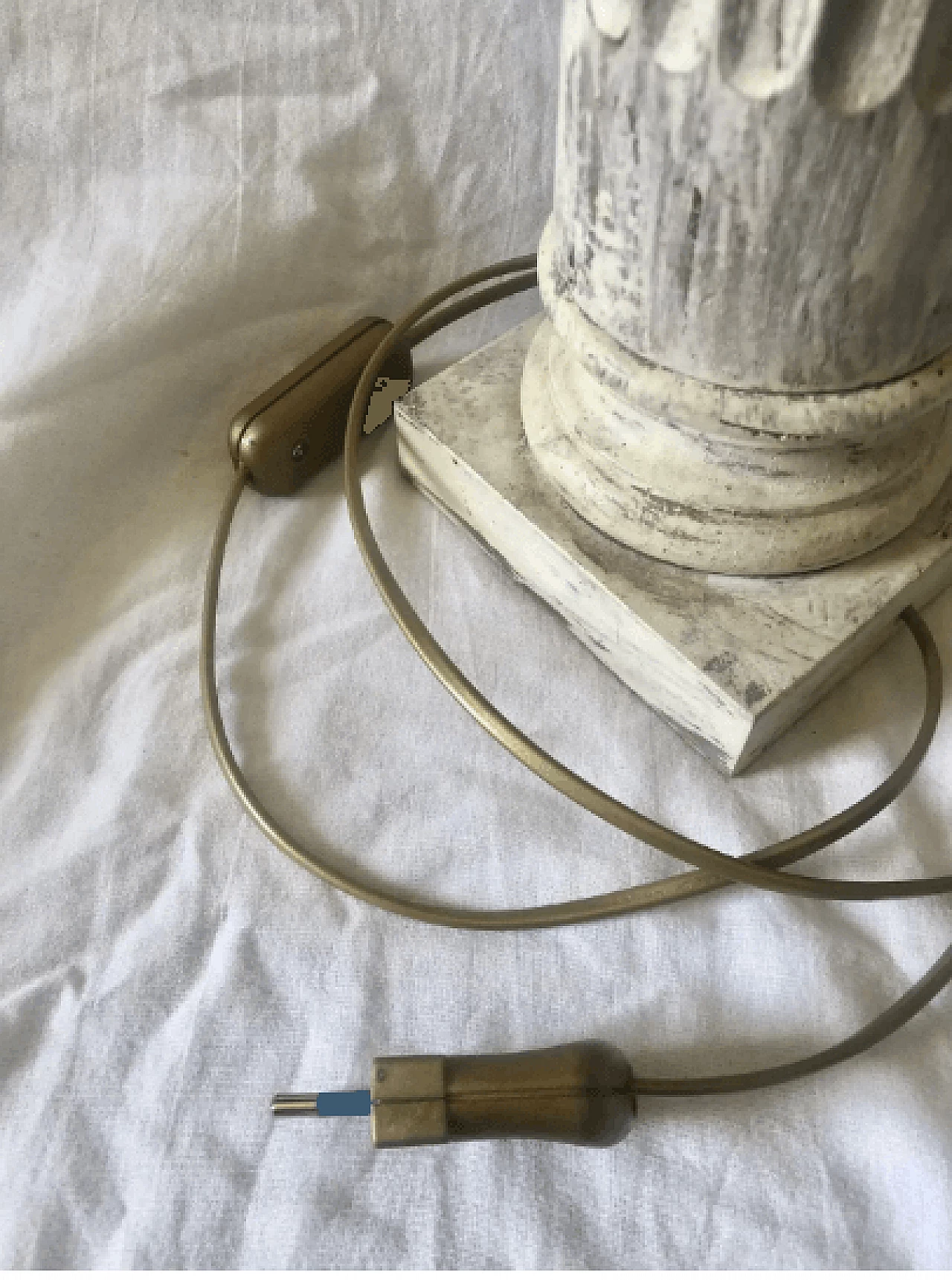 Coppia di lampade in legno laccato, anni '70 6