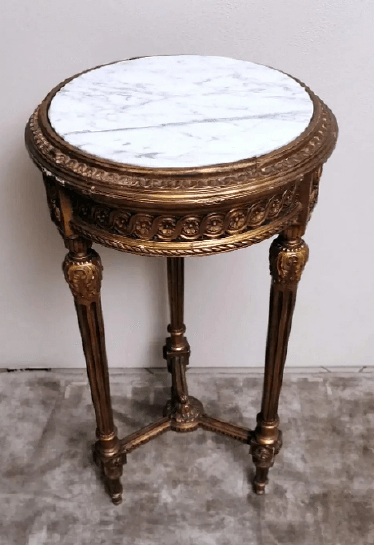 Tavolino in stile Luigi XVI in legno dorato e marmo di Carrara, anni '20 5