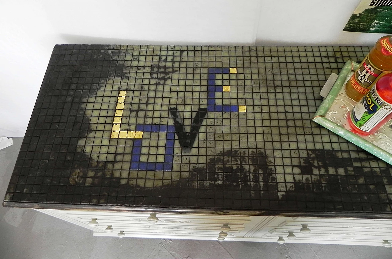 Cassettone Love con piano con mosaico Bisazza, anni '60 24