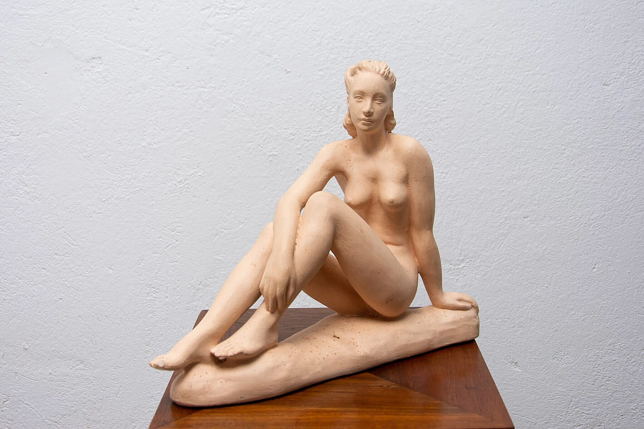 Ceramic sculpture depicting a female nude, 1940s 2