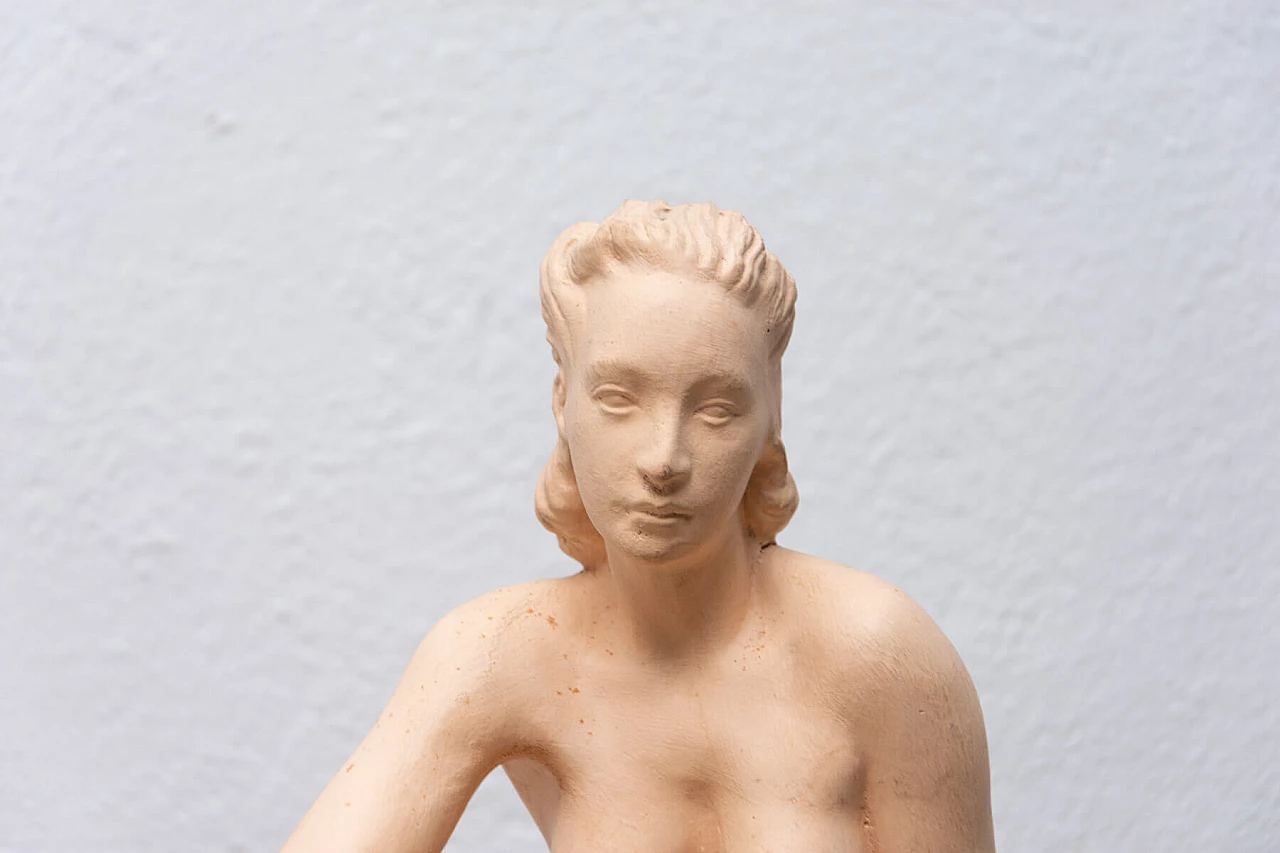 Scultura in ceramica raffigurante nudo femminile, anni '40 7