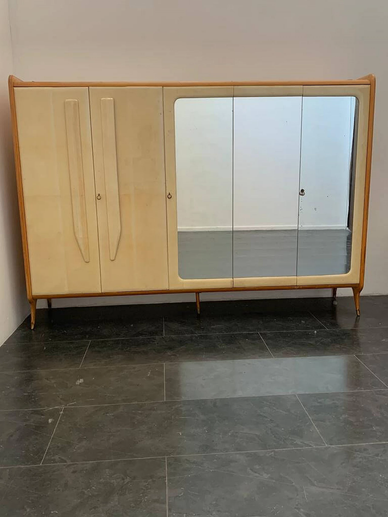 Maple, parchment and mirror wardrobe attributed to Silvio Cavatorta, 1950s 1