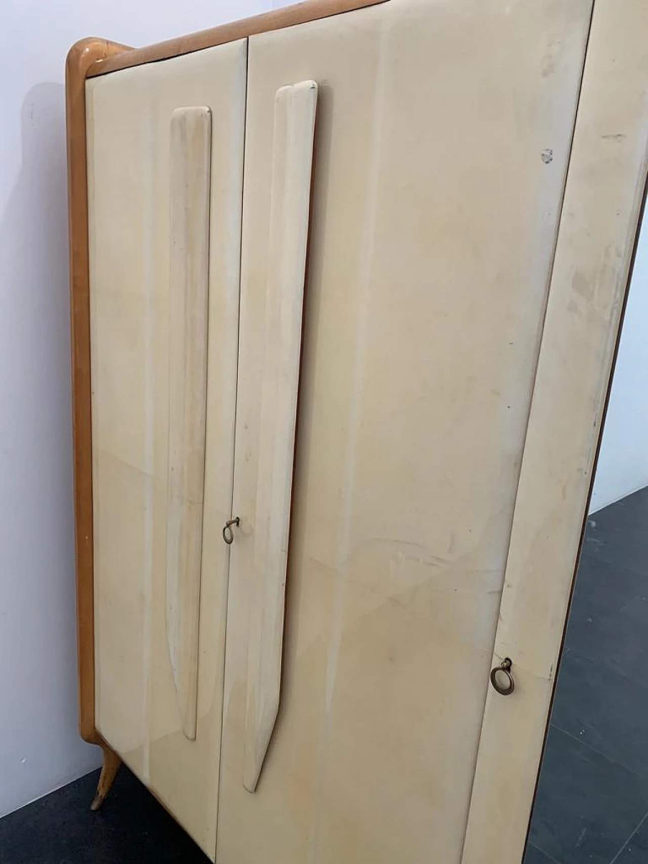 Maple, parchment and mirror wardrobe attributed to Silvio Cavatorta, 1950s 9