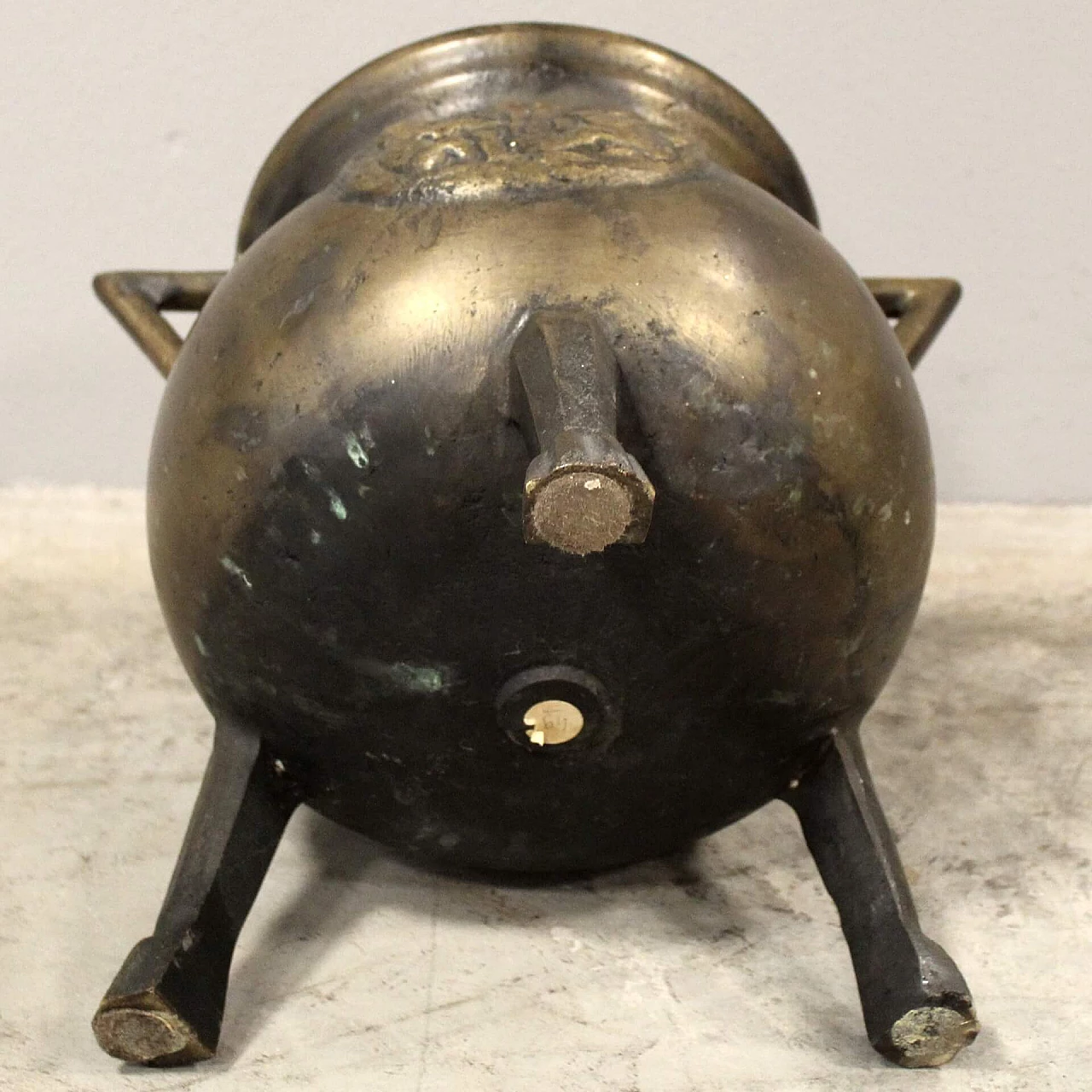 Rounded bronze vase, 19th century 8