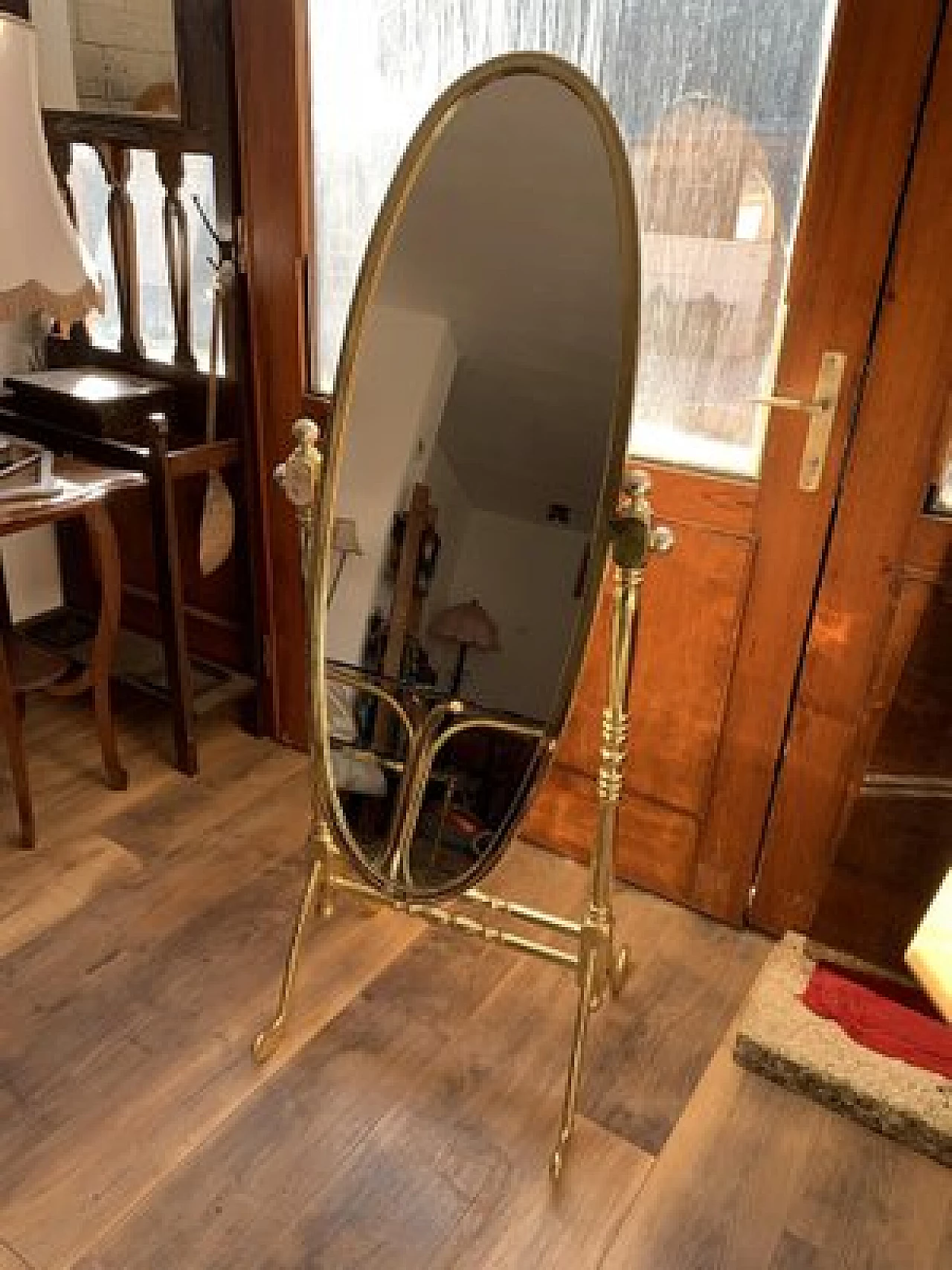 Specchio Cheval in ottone con cornice ovale, anni '60 1