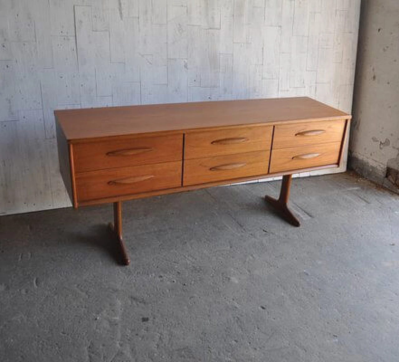 Credenza in teak di Frank Guille per Austinsuite, anni '60 1