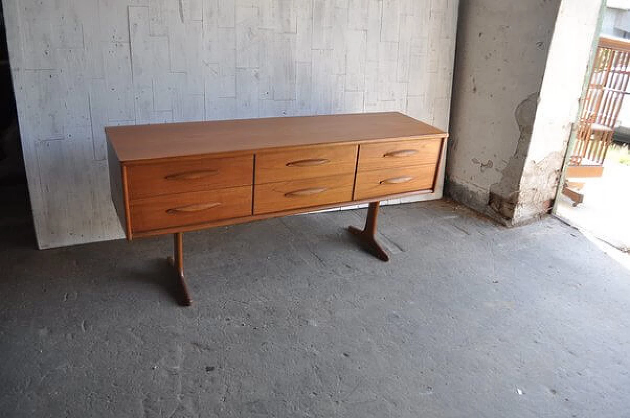 Credenza in teak di Frank Guille per Austinsuite, anni '60 5