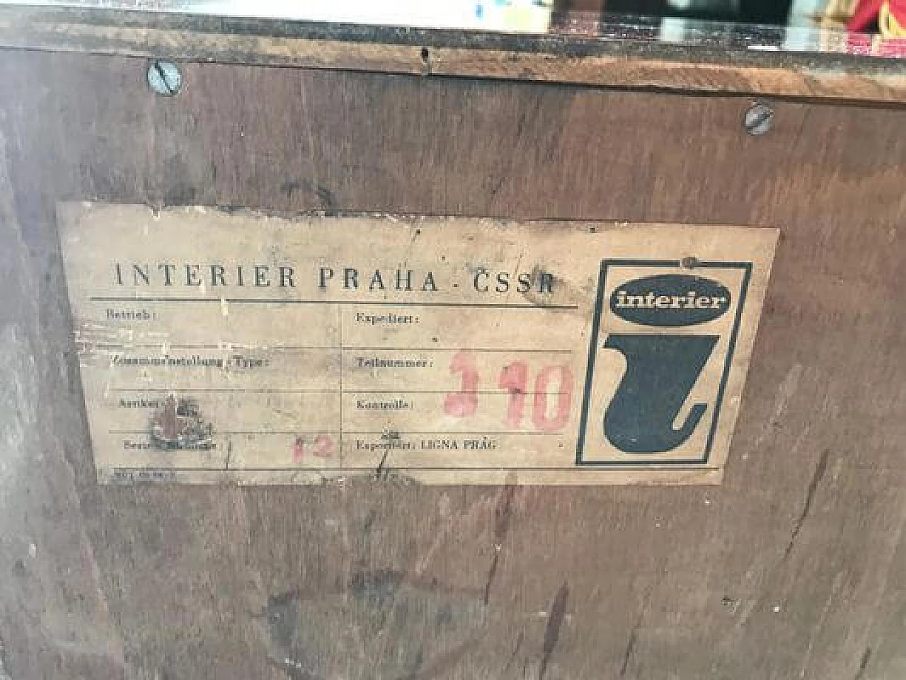 Credenza in legno di Interier Praha, anni '60 3