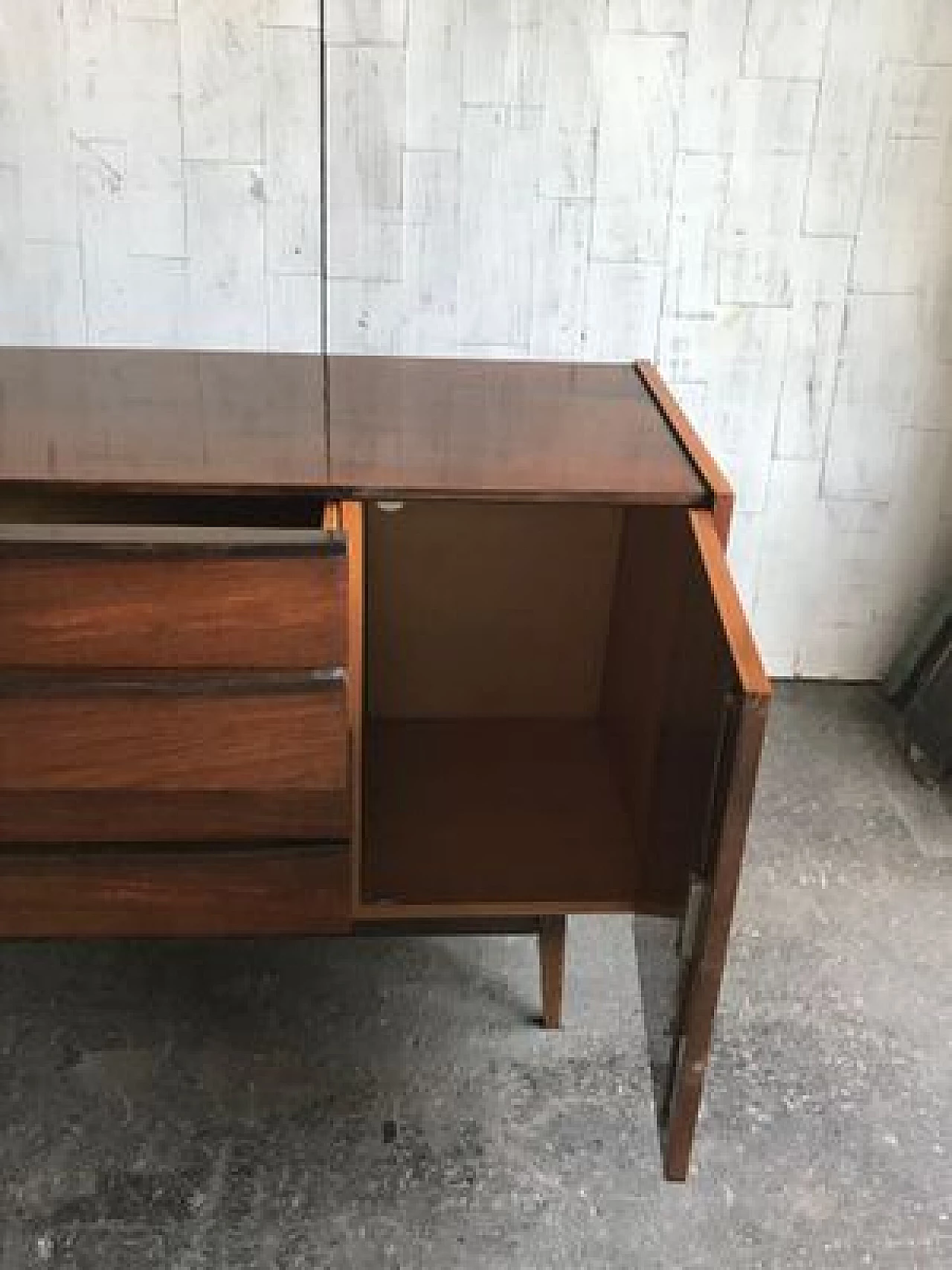 Credenza in legno di Interier Praha, anni '60 4