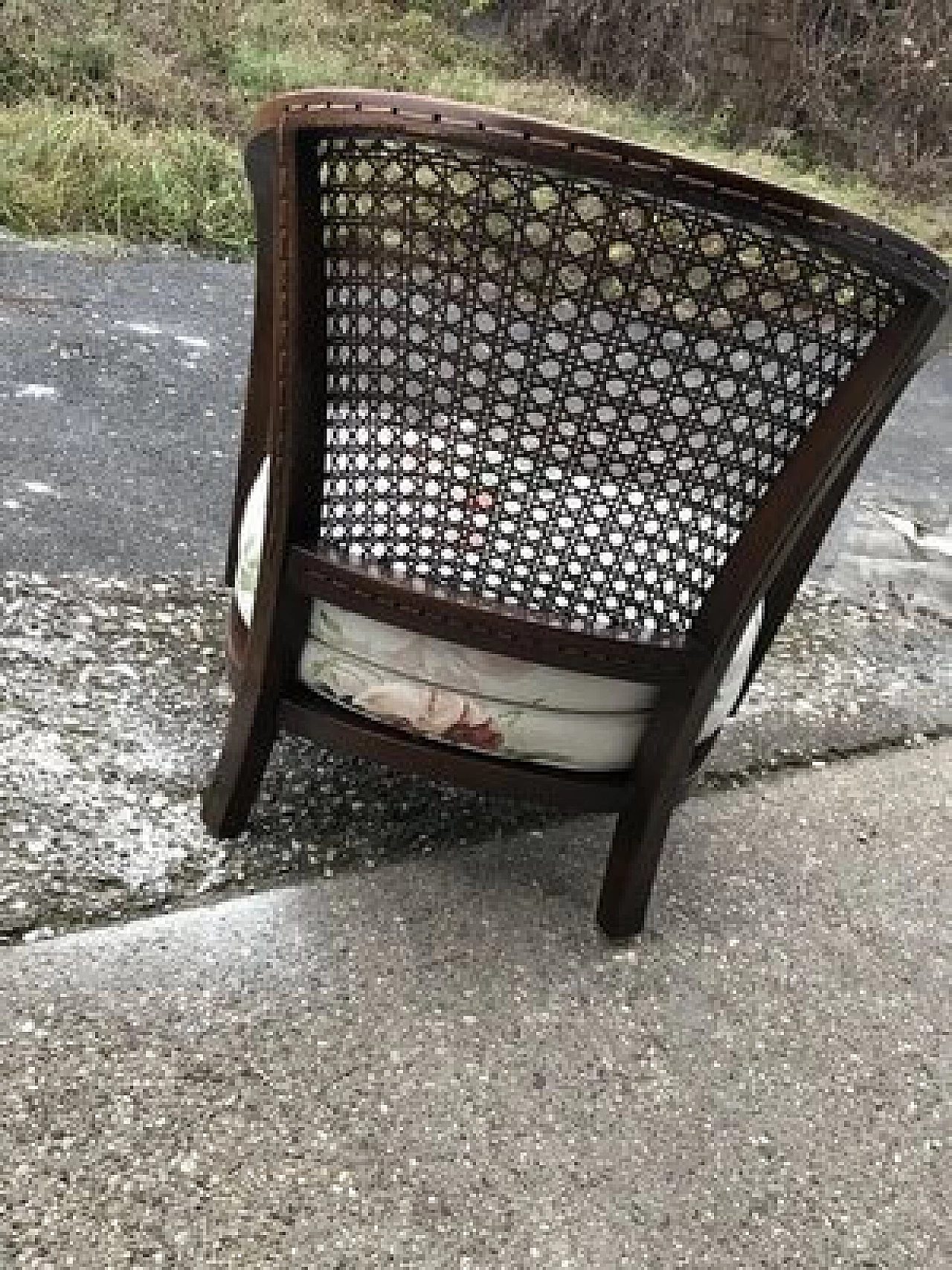 Poltrona in legno con seduta rivestita in stoffa floreale, anni '50 4