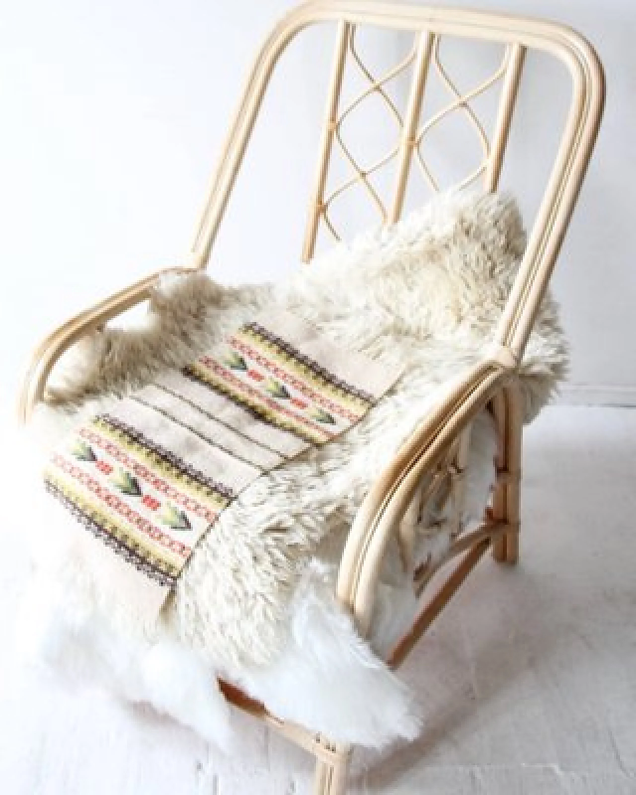 Pair of raffia and bamboo armchairs, 1960s 3