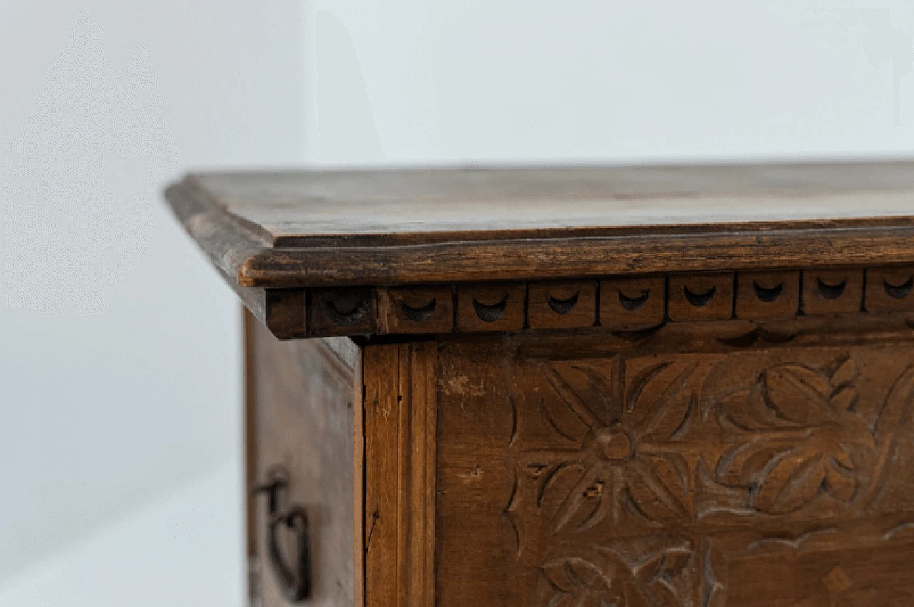 Late Renaissance walnut chest, 1500s. 2