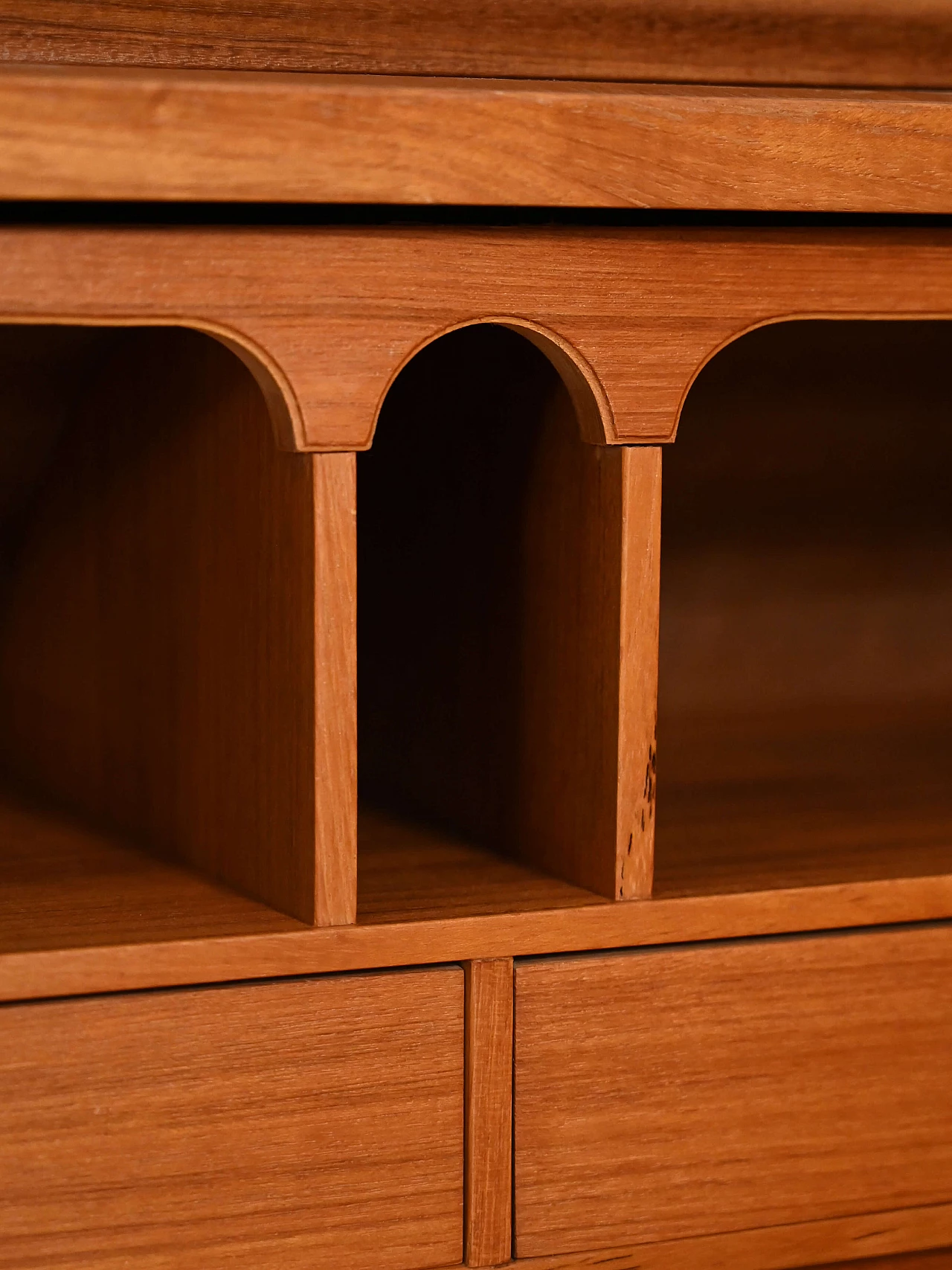 Secretaire in teak con cassetti e piano estraibile, anni '60 9