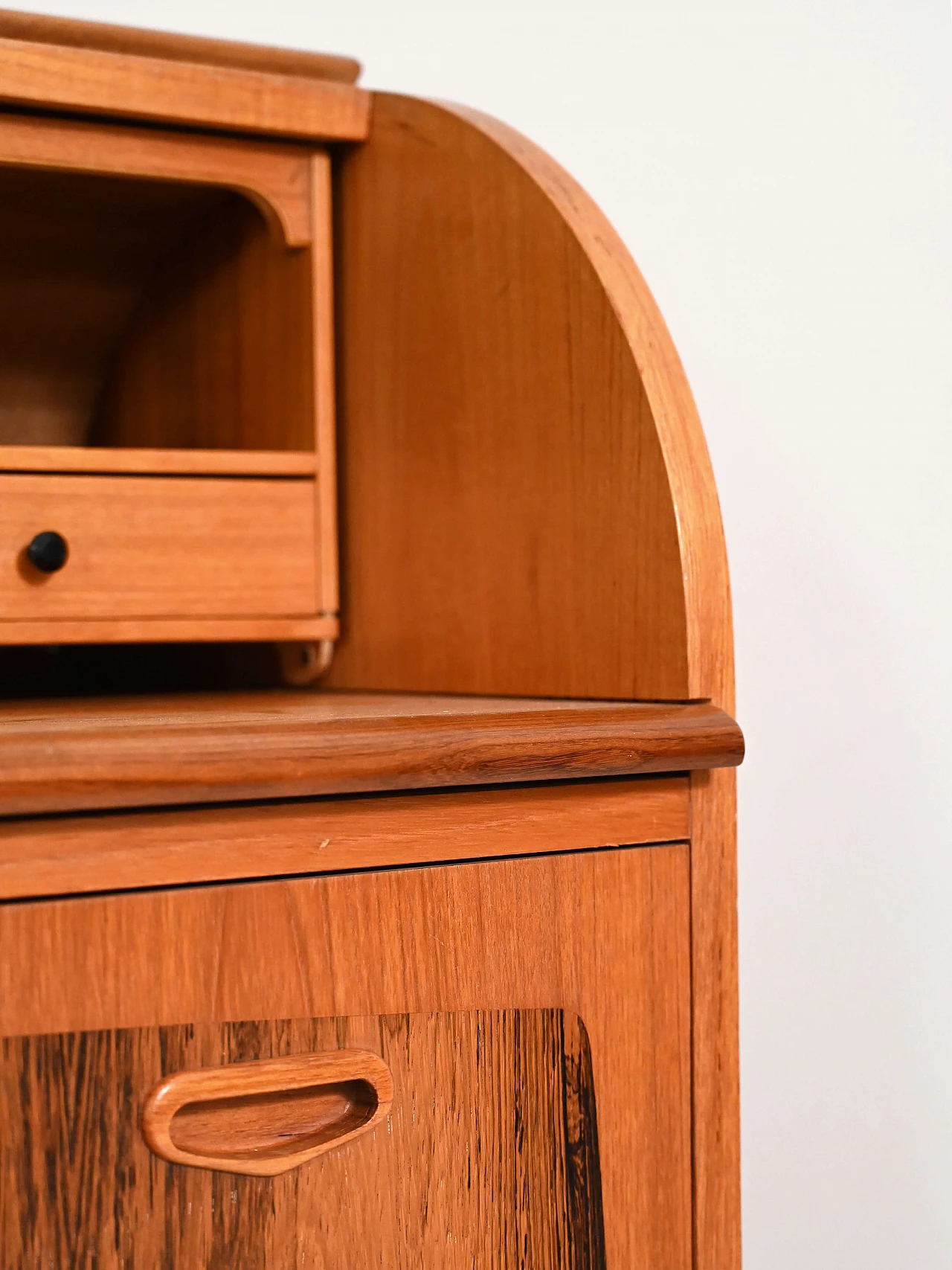 Secretaire in teak con cassetti e piano estraibile, anni '60 14