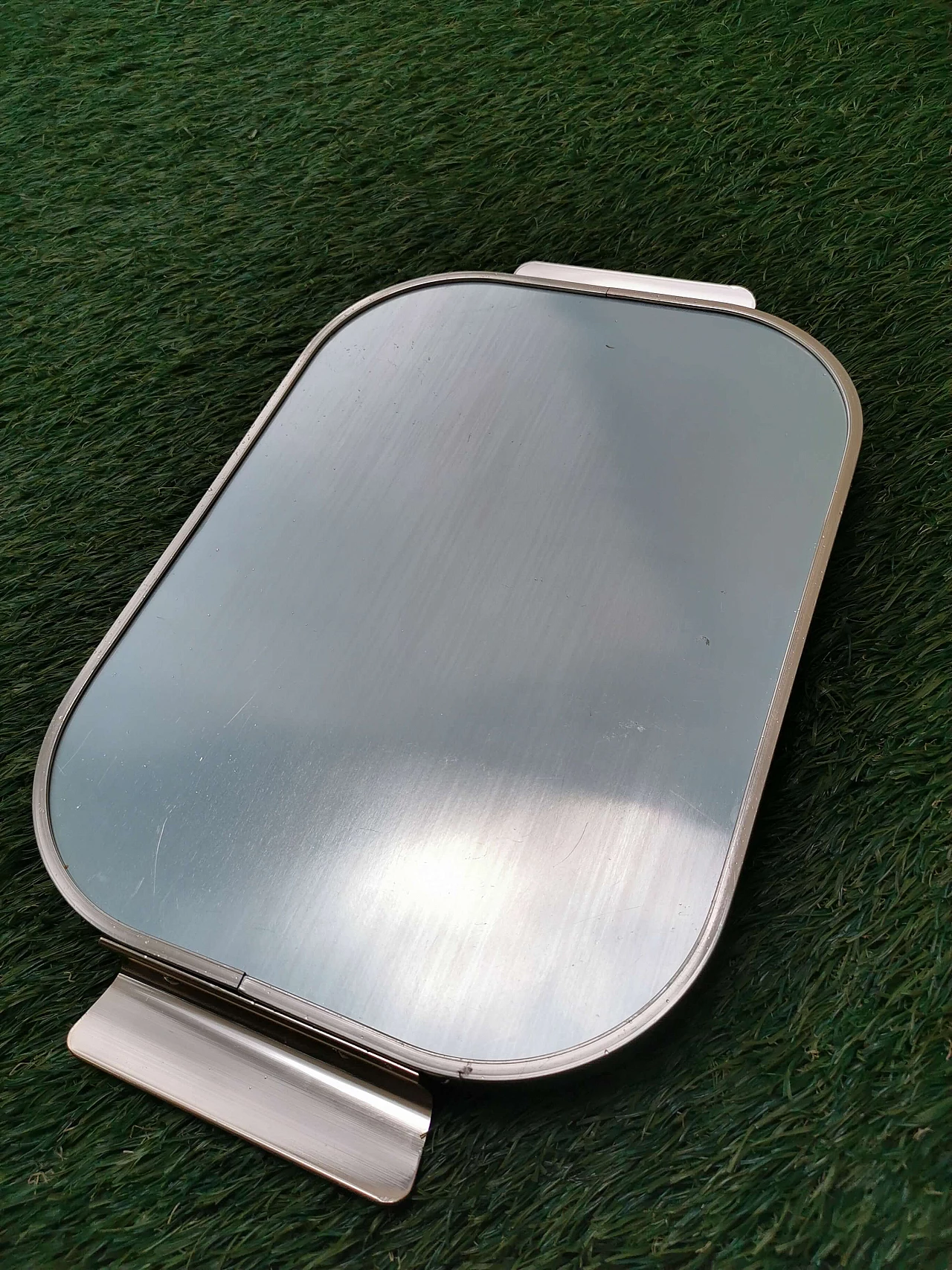 Vassoio in metallo con estremità arrotondate, anni '60 3