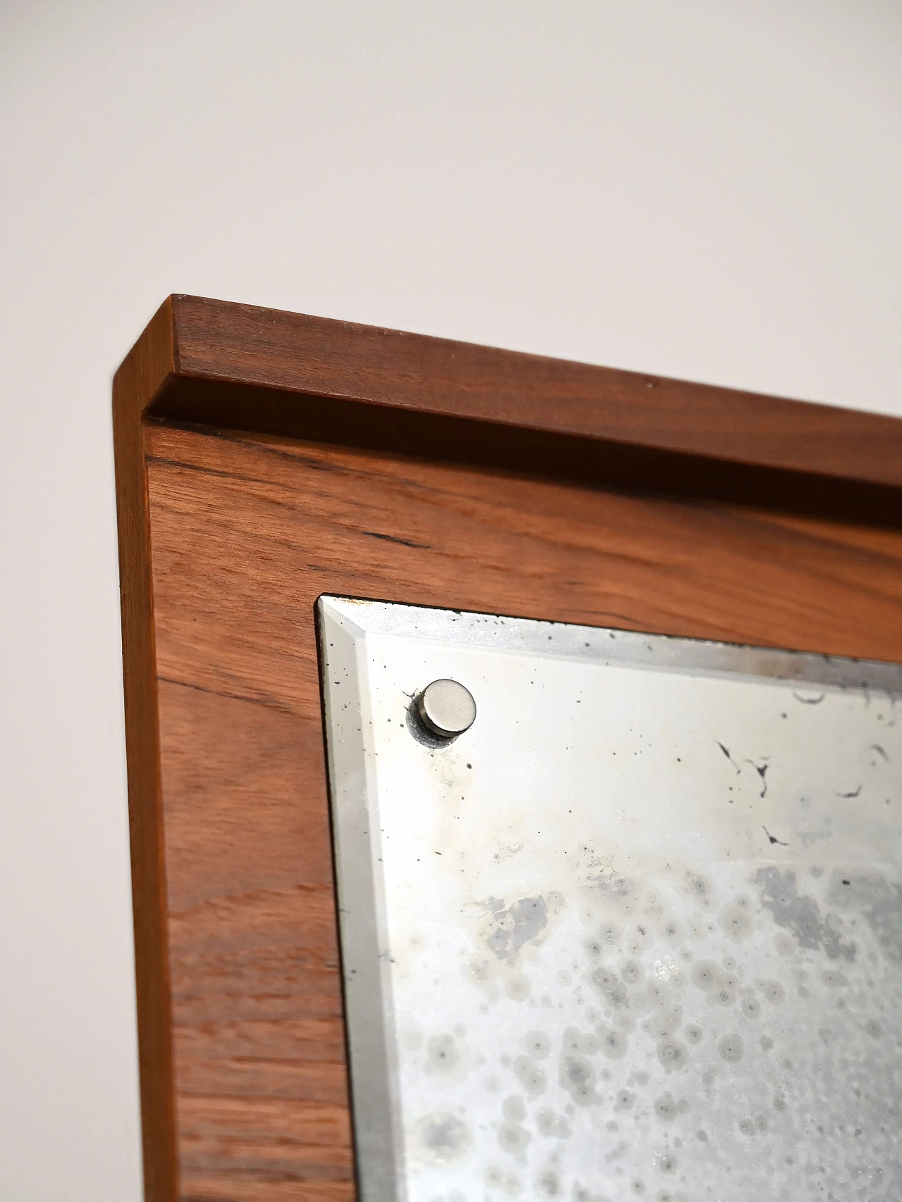 Cassettiera con toeletta e specchio, anni '60 9