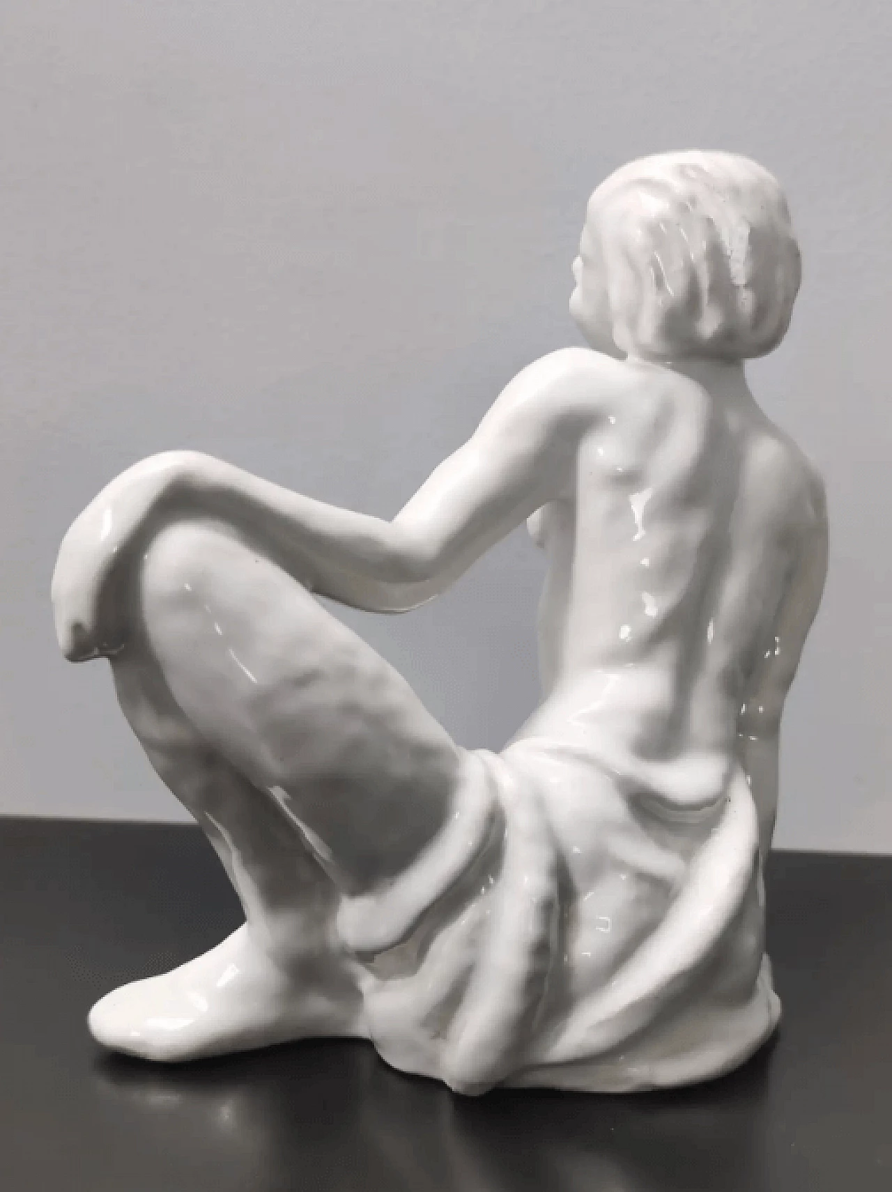 Scultura di donna in ceramica laccata bianca, anni '40 6
