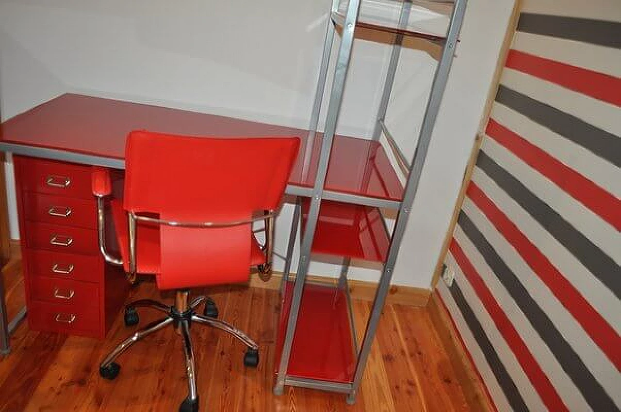 Scrivania Bauhaus rossa con sedia e mobiletto in metallo, anni '90 2