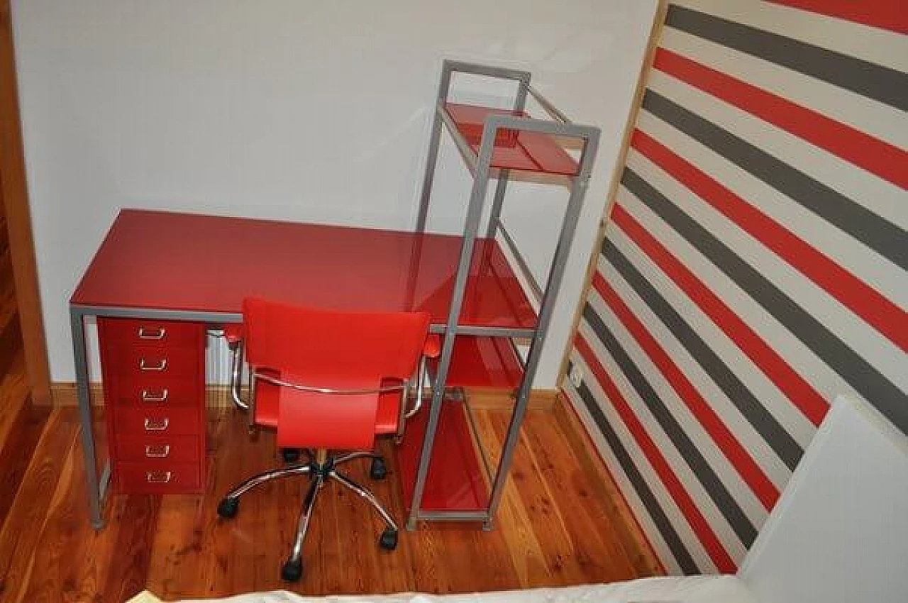 Scrivania Bauhaus rossa con sedia e mobiletto in metallo, anni '90 9