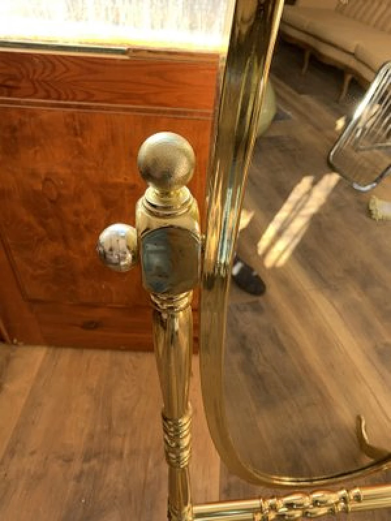 Specchio Cheval in ottone con cornice ovale, anni '60 11