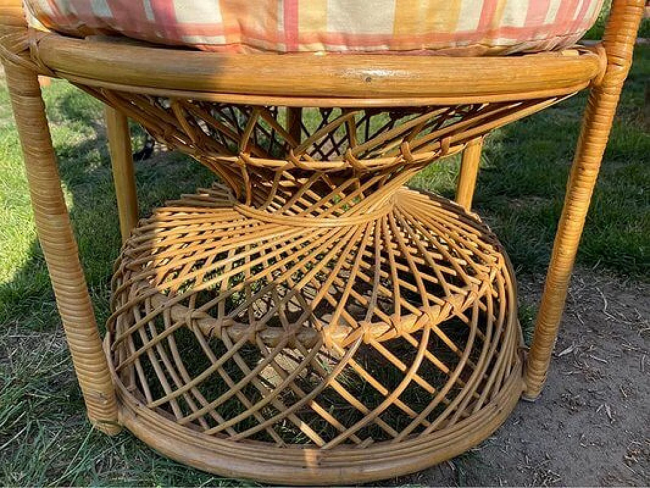 Peacock armchair in rattan, 1970s 3