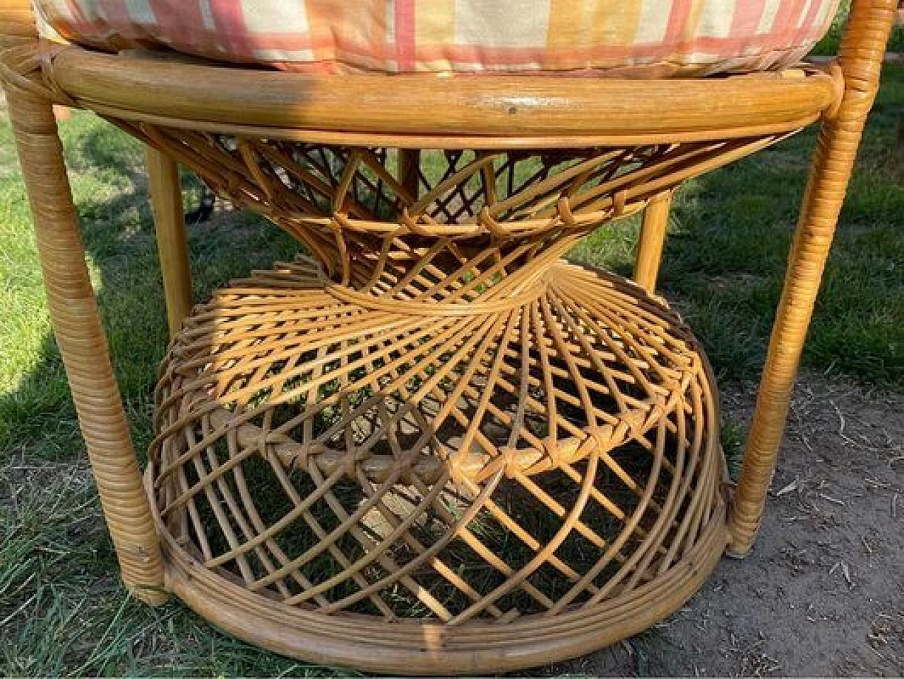Peacock armchair in rattan, 1970s 6