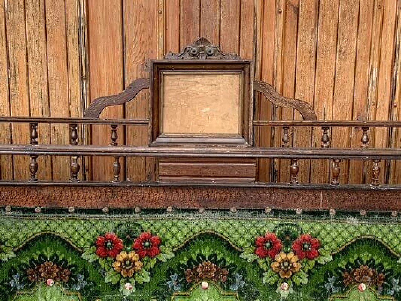 Hungarian Art Nouveau sofa in wood and fabric, 19th century 6