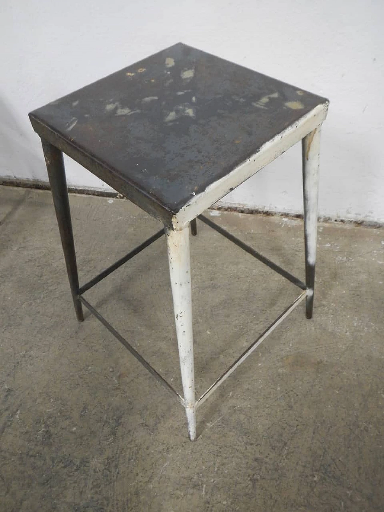 Sgabello da officina in ferro, anni '70 5